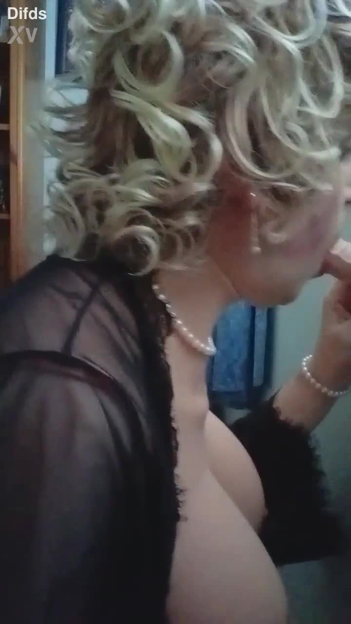 Crossdresser Blowjob